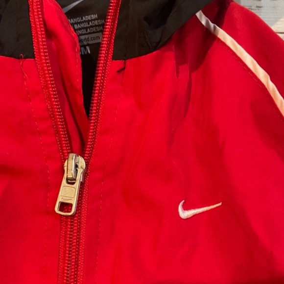Boys Nike Packable Hood Mesh-Lined Windbreaker Jacket - Picture 4 of 5